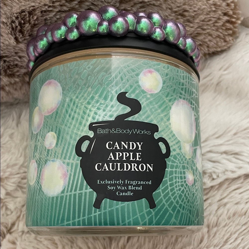 Bath & Body Works Candy Apple Cauldron Soy Candle - Green